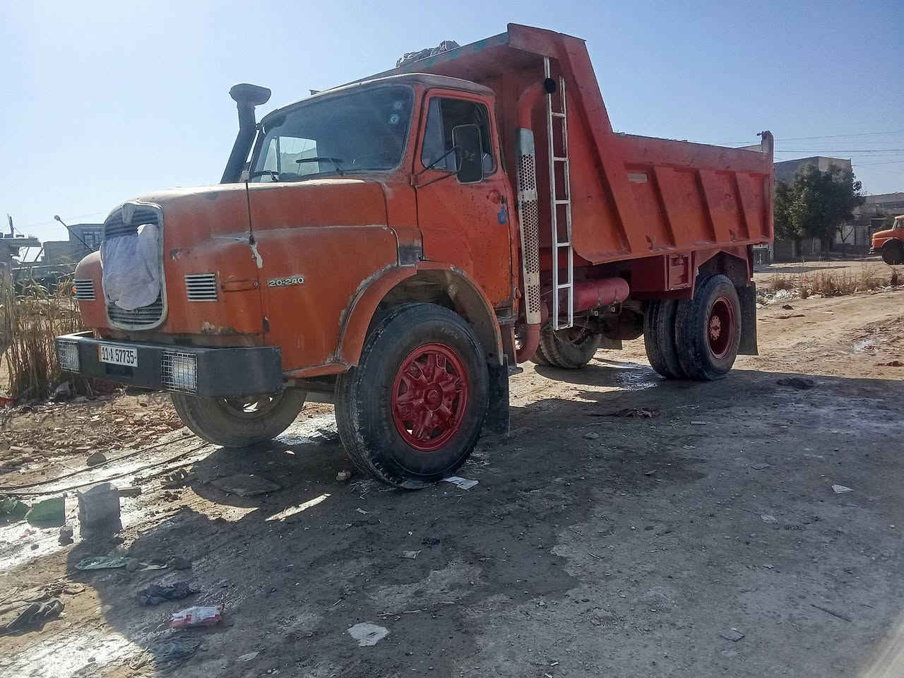 لبيع مان 82 سياره بلاديه  حجم مكينه28 جديده  كير 25 جديد اكسن مال قجم 80بلادي سياره حداديه جديده قماره رادله سمكره كاعيه رقم بغداد جديد سنويه ال 30 مكان بغداد سياره ***********
