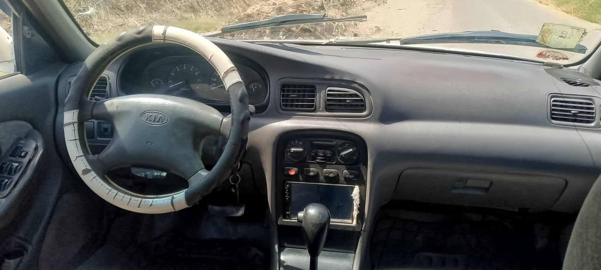 السلام عليكم سياره كريدوس ١٩٩٦ رقم بغداد نظيفه ترايك للبصره سعرها ٣٢ ورقه للأستفسار الاتصال ع رقم ***********تفضل
