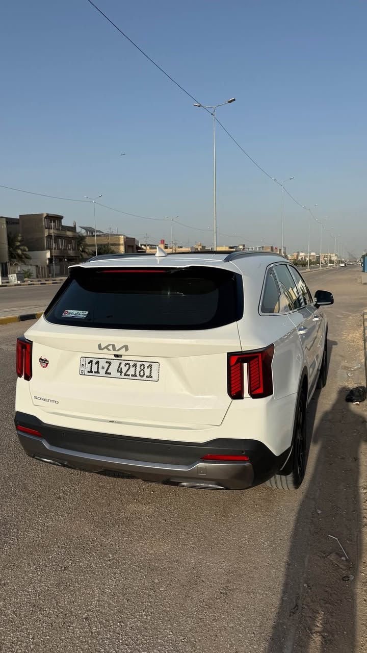 السلام عليكم 
سورينتو 2024 للبيع بسعر مناسب 
جديدة بمعنى الكلمة استخدام شخصي 
رقم بغداد انكليزي بأسمي تحويل مباشر
مكينة ٦ سلندر 
٧ راكب 
فتحة سقف بانوراما
داتا شو 
بصمة 
كير ماوس 
كشنات كهرباء
تشغيل عن بعد 
جنطة كهرباء
مري كهرباء
ويل١٩
فول حساسات امامي خلفي 
تبريد ٣ قطع 
اوتو هولد 
سايد بريك بصمة
بردات خلفية
شحن لاسلكي
*********** السعر ٣٠٥ معه المجال  مكاني النجف الاشرف النجف, العراق
