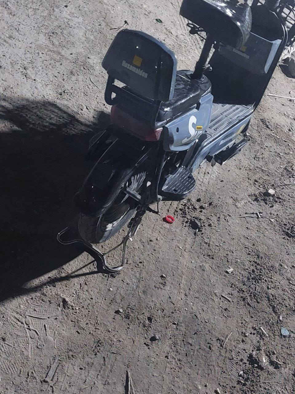 دراجة شحن حجم 14وسرعة 60و مرايات 2 وشحنة صلية مال دراجة
الاستفسار ***********
