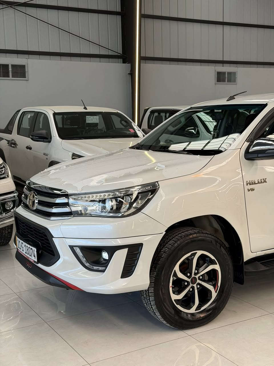 TRD 2020 V6
فول مواصفات سيد نهرو 
ماشي 150 الف حقيقي مكفول كفالة عامة
رقم السليمانية بشرط تحويل و غرامة
التايرات جديد سياره جديد مابي النقص
سعرها 327 بي مجال قليل
مكان قضاء كلار شارع المعارض
***********
