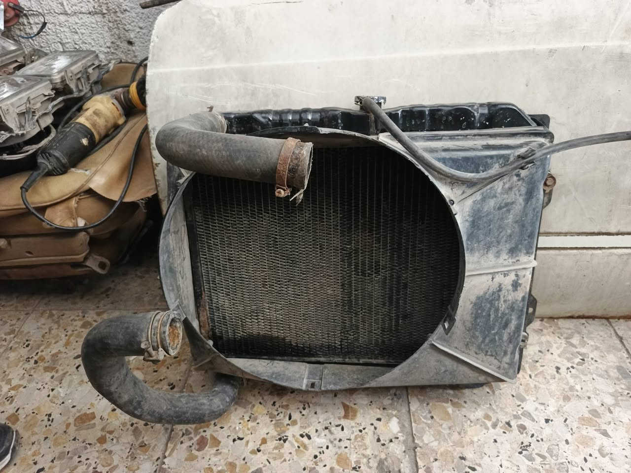 ادوات كرونا جديد وتفصيخ اصلي شركة اي شي تحتاج اتصل *********** عنوان المحل باب الشرجي مقابيل محطة وقود البتاوين احمد ياباني
