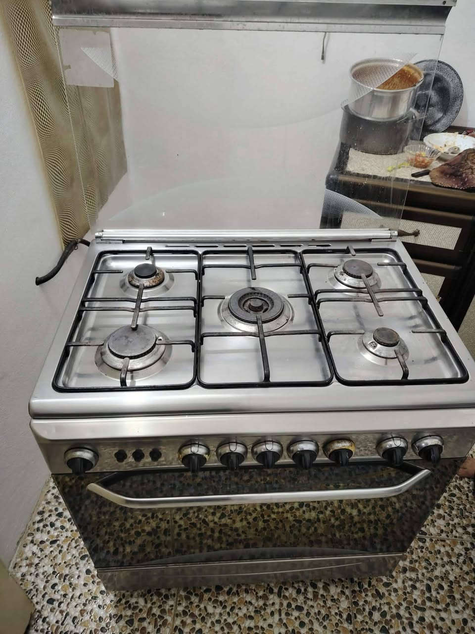 طباخ للبيع نضيف حيل مثل ما واضح بل صوره السعر 150الف وبي مجال بل موصل


**إذا كنت صاحب هذا الإعلان وتريد حذفه لأي سبب، رجاءا أرسل رسالة إلى الدعم الفني**