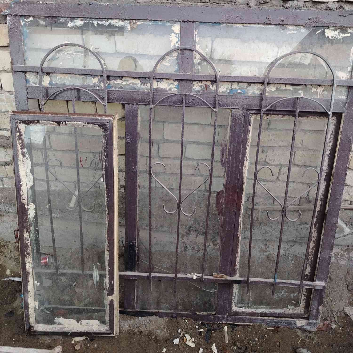 السلام عليكم شبابيك مستعمل للبيع معه الجام او هاذا السعر 140 كال شبابيك او هاذا الرقم ***********
