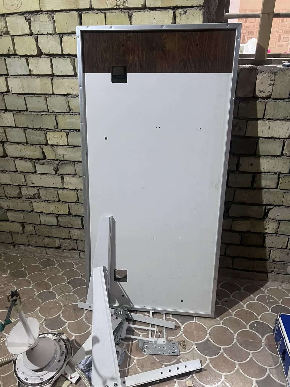 ميز مكتبي للبيع 
بس الكومدي ابو الجرارات بي ثنين رجلين مكسورة وتكدرون تصلحونه يم النجار 
سعره ٦٠ قفل 
العنوان جسر ديالى 
لا يوجد توصيل


**إذا كنت صاحب هذا الإعلان وتريد حذفه لأي سبب، رجاءا أرسل رسالة إلى الدعم الفني**