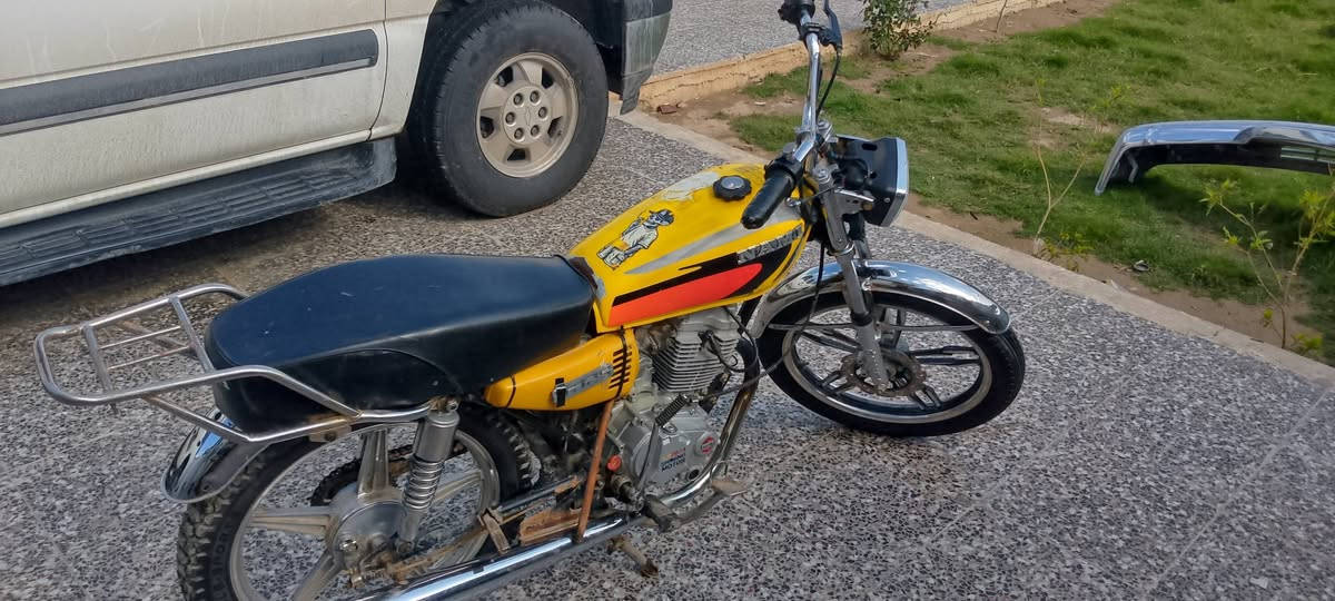 سلام عليكم شباب يراني سافان 5 كير اوراق ضايعة اكفل سرقة  النمرة الاولئ مرات تجي ومرات لا الدشلي مسحوك  الدراجة كاملة ضفيرة جديدة كهربائيات كاملة بس ربط المكينة خير من الله السعر 400 وبيهة مجال مكاني بغداد المعامل ***********
