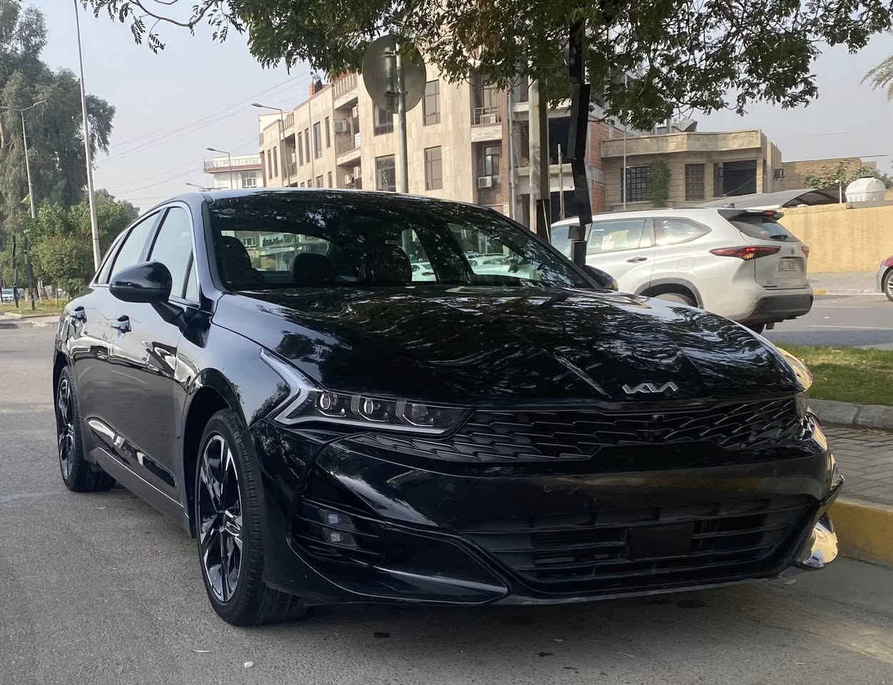 السلام عليكم للبيع او المراوس
السعر ١٦٥ وبيه مجال
مواصفات معروفه بدون ذكر 
صور الحادث راسلني واتساب ودزلك
***********
