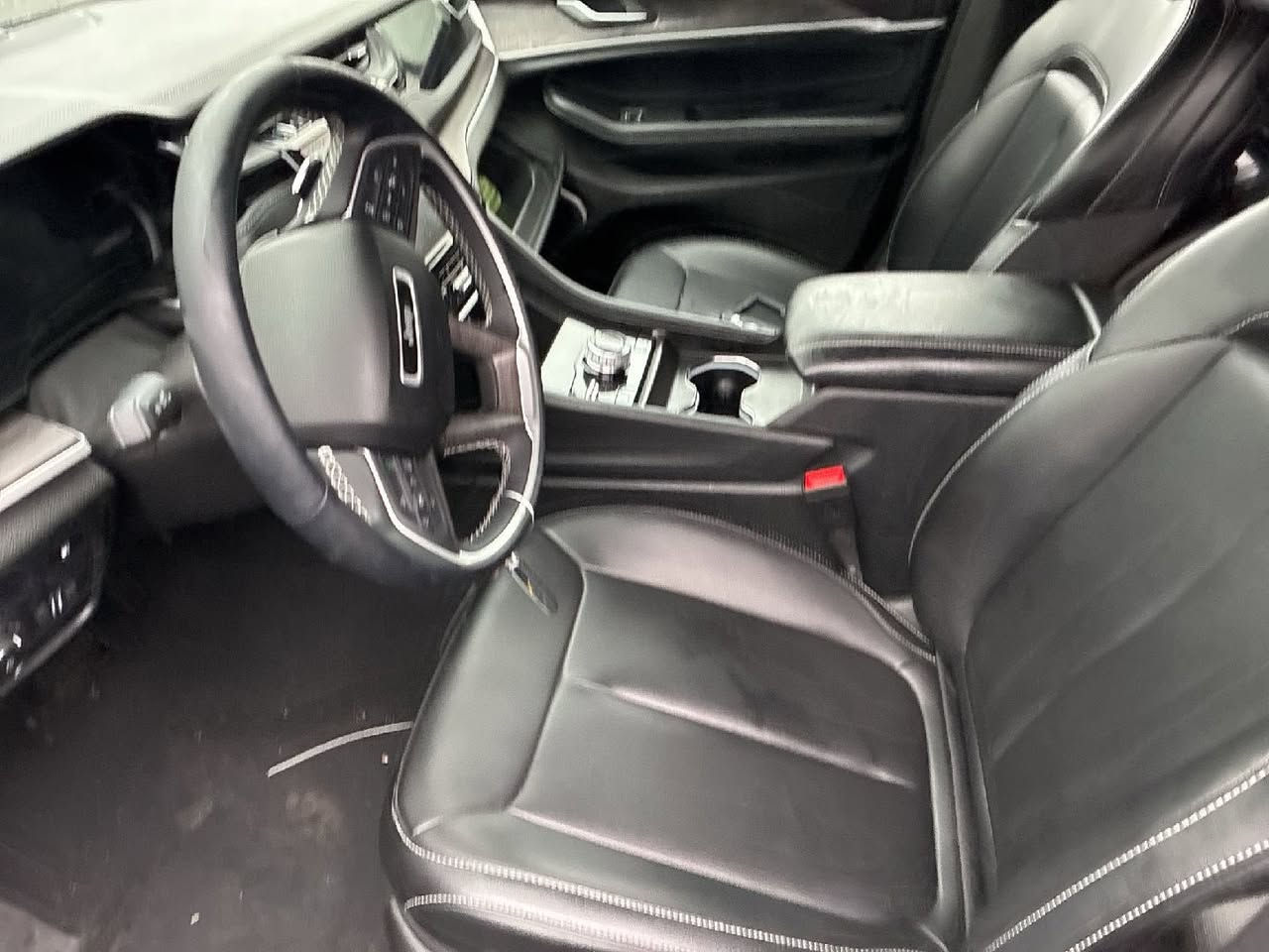 جيب 2024 هايبرد 
ممشى 10 مايل حقيقي فول 3 شاشات 
شغاله محتاجلها برمجة 
السيارة بعمان ابيع بعمان ما ابيع واصل بغداد 
او مراس سيارة في بغداد
كارفاكس كلشي كامل بدون حادث مسبق حيل نضيفة 
اتصال ***********
