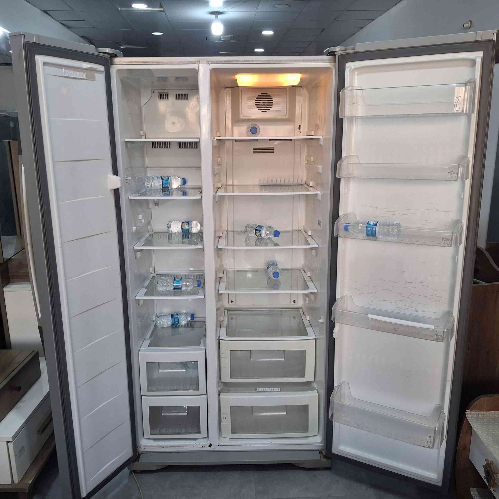 السلام عليكم ثلاجه ومجمدة بابين ٢٨قدم بيكو فول نظافه واصل للمنزل داخل أربيل مع ضمان اسبوع رقم تواصل وتساب ***********
