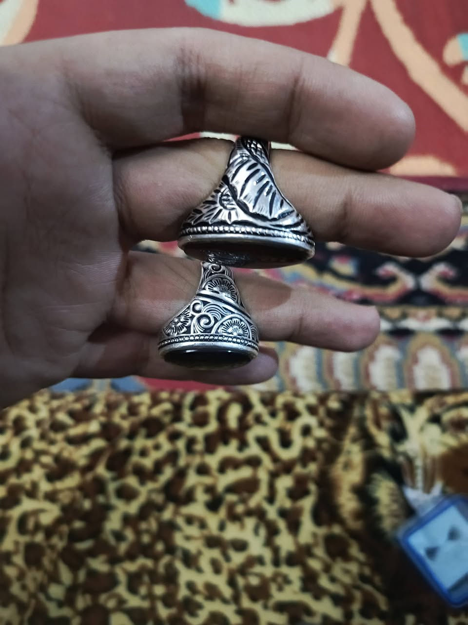 سلام عليكم محابس للبيع صياغه عارف بحرين
ثقال جدا جدا 
يمانيات كرزي 
ومشمشي 
سعر واحد150 
***********
مكاني بغداد
