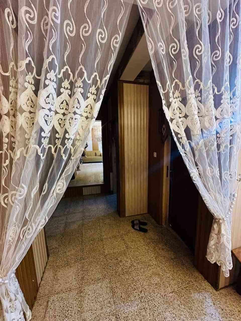 📍 الموقع: زين القوس
🏢 الطابق: الثاني وسط
🏗️ العمارة: B
📐 المساحة: 135 م²

🛏️ 2 غرف نوم
🛋️ صالة كبيرة  7×4+ بلكونة عدد 3🌤️
🍳 مطبخ حار + بارد مع بلكونة
🚿 مجموعة صحيات عدد 2
💧 مصفرة ماء
⚡ مصفرة كهرباء 
عنوان مجمع الشهيدة اسراء  زين القوس  مجاور مستشفى التركي  الاستفسار على الرقم  ***********
