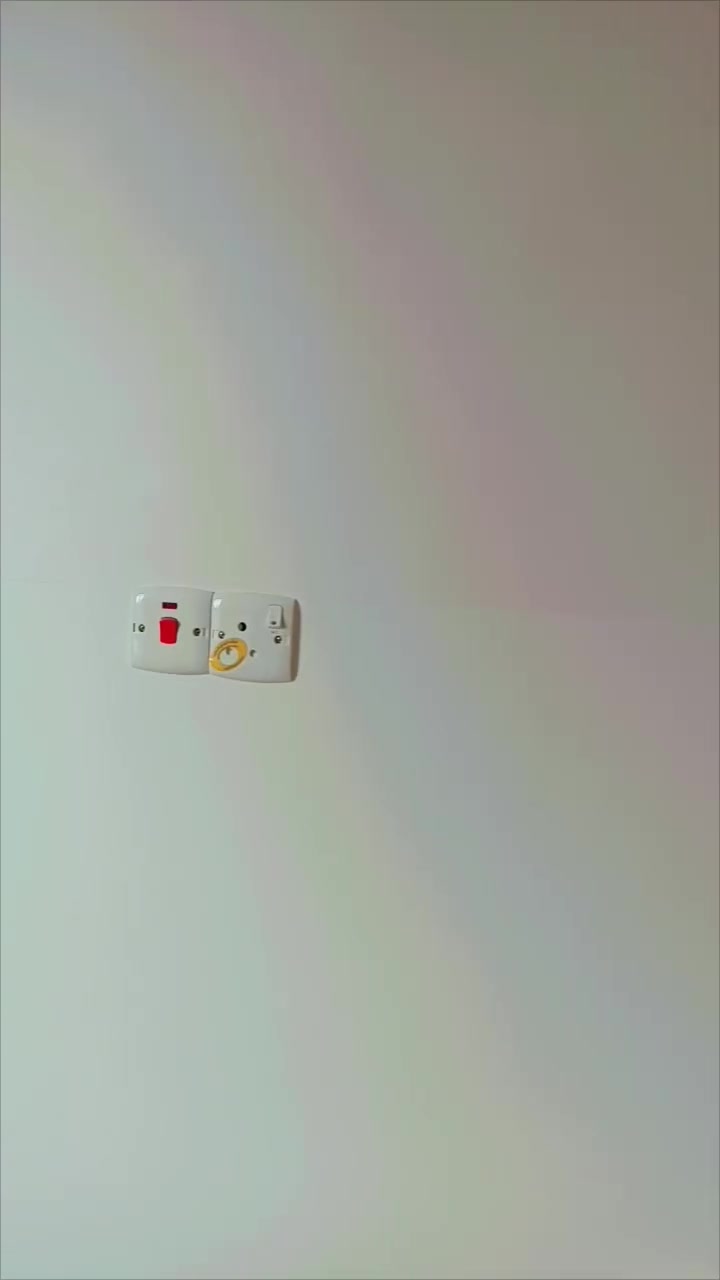 كهربائي متفرغ مكاني عماره للتصال ***********
