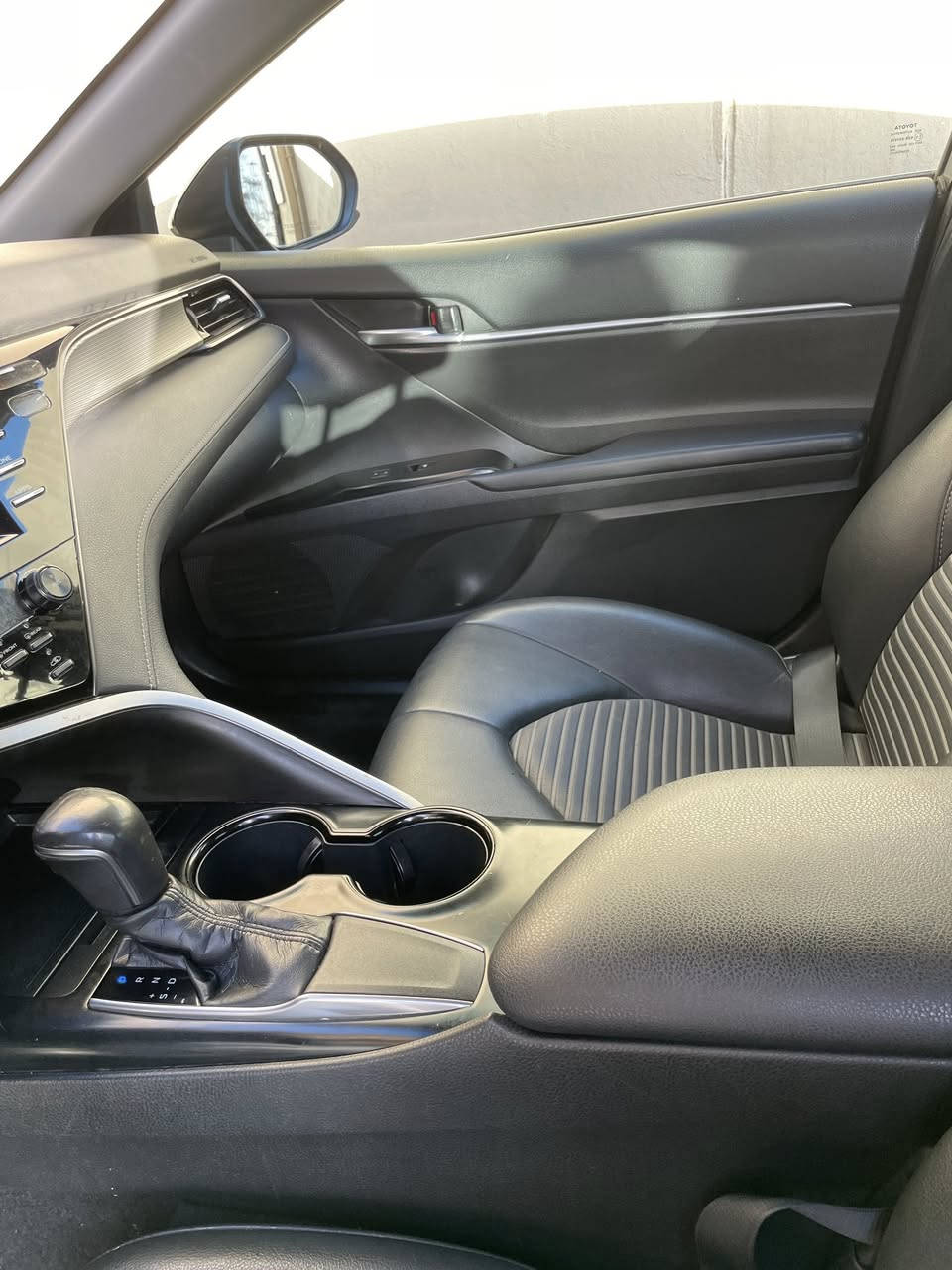 تويوتا كامري se وارد امريكي
…………
اللون : اسود ميتاليك لون مميز اطوخ من العادي
موديل 2019

مواصفات :
كشنات جلد اسود
جامات اوتو 
شاشه 
تحكم ستيرن 
لايت زنون
كشنات كهرباء
كروي سرعة
رادار امامي 
بيها كل مواصفات الامريكي
ره قم سنويه جديد 
ماشي 89 كيلو 

………………………………………
السعر155$  مجال
رجاء المو شراي لايكسر بحلال العالم
.........................
مكان السيارة: اربيل 
السيارة بيهة ضربتها من صندوق وجاملغ  
.........................
للاتصال :*********** 
................................
