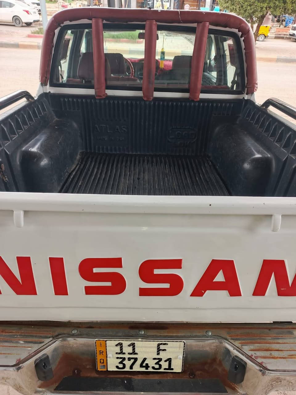 السلام عليكم
 سياره نيسان موديل 2003 السياره جاهزه  ما بيهه اي ضربه مصبوغه عام الجماليه رقم بغداد
سنويه جديده 2031 تحويل ثاني يوم مكان السياره المحموديه السعر 80$وبيهه  مجال بسيط ***********
