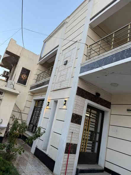 دار للبيع 150 متر بناء حديث 4 غرف نوم حي الري قرب شارع اميمه للاستفسار ***********
