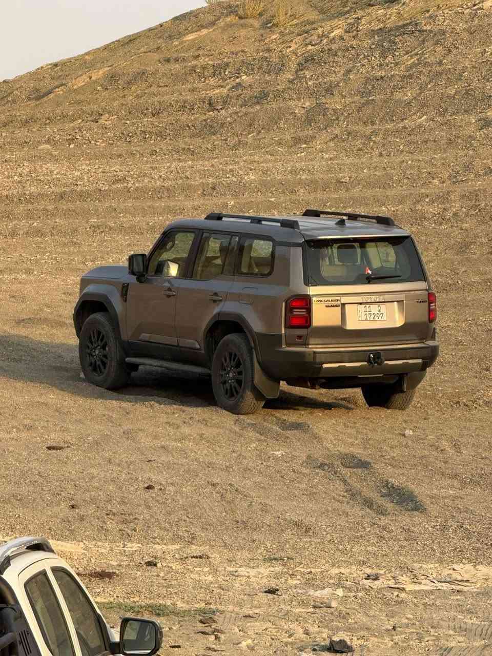 سلام  عليكم 
برادو 2024 ساز وكاله
بعده بلضمان 
ماشيه 22 الف كيلو 
مواصفات r3
سلايد 
تدفئه تبريد كشنات 
تبريد منفصل 
شاشه جبيره 
دجتل 
صندوك كهرباء 
كامره دواره 
رادار امامي 
السياره مكفوله كفاله عامه 
عليه ppfحمايه بلضمان بعده 
  مكاني الجادريه 
سعره 470 وبيه مجال
***********
