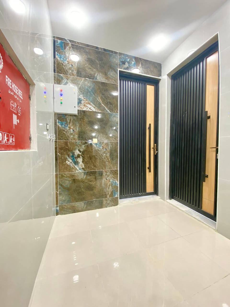 #إعلان_رقم (251)

🏢 شقق مؤثثة حديثة للإيجار (VIP) 

✨ نوفر شققاً مؤثثة بتصاميم مودرن عصرية مجهزة بالكامل وجاهزة للسكن الفوري مع الاهتمام بأدق التفاصيل لتوفير الراحة والخصوصية.

🔹 أثاث حديث وعالي الجودة 
🔹 تجهيزات متكاملة
🔹 بيئة هادئة ومريحة
🔹 مناسبة للسكن الفردي او شخصين 
🔹 جاهزة للاستلام الفوري

اكتب كلمة يا الله يكون الرد مباشر 
━━━━━━━━━━━━━━━

📍 الموقع: حي العمال مقابل حي الصدر بداية المدخل ثاني بناية 

━━━━━━━━━━━━━━━

📞 للحجز والاستفسار:
مراسلة الصفحة أو الاتصال مباشرة 👇

╭──────────────╮
📞 ***********
👤 سيد ولاء
╰──────────────╯

╭──────────────╮
📞 ***********
👤 أبو حسين
╰──────────────╯

📍 العراق | السماوة
حي العسكري — قرب جامع الإمام علي (ع)
