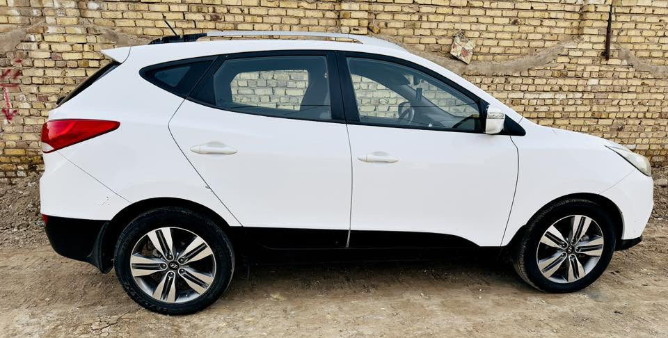 توسان  2014 شكل الـ 15 خليجي
رقم نجف بأسمي، السنوية للـ 27

السيارة كلش نظيفة،ماشية151 الف

تحكم ستيرن،تدفئة بالكشنات،نظام الثبات،نظام نزول المنحدرات،لايت لد ،اشاير بالمري، 

كاميرا خلفية بلادية گير ومحرك كفالة

حدادية جديدة تخم تاير جديد، باتري جديد 

تبريد ممتاز مايبوخ ابد.

السونار مرفق وي الصور

السعر 144 وبيها مجال قليل

للاستفسار الاتصال على
***********
