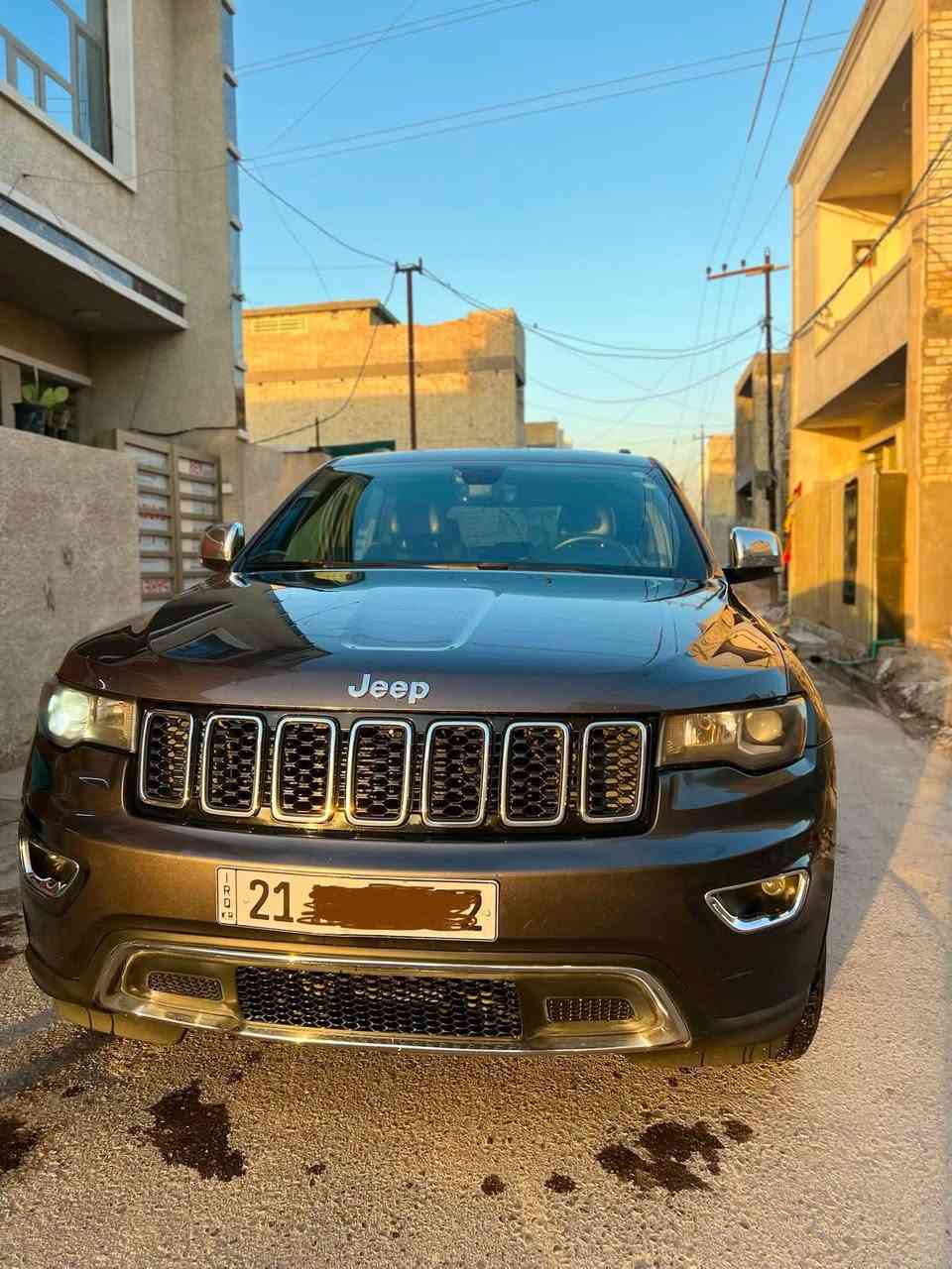 � للبيع | جيب كراند شيروكي موديل 2017 🚘
للبيع جيب كراند شيروكي موديل 2017، السيارة بحالة ممتازة جدًا، استخدام شخصي ونظيف.

المواصفات:

* ✅ بدون أي حادث.
* ✅ بارد بالجاملغ بمقدار 3 أصابع فقط، ومصلّح بنفسه.
* ✅ تبريد وتدفئة يعملان بكفاءة.
* ✅ مقاعد جلد كهربائية.
* ✅ ميموري للمقاعد.
* ✅ تشغيل وفتح بالبصمة.
* ✅ فتحة سقف.
* ✅ صندوق خلفي شفط كهربائي.
* ✅ لون شمباني.
* ✅ رقم السليمانية (قابل للتحويل أو الوكالة حسب الاتفاق).

💰 السعر: 21,000 دولار، وبها مجال للشراي بعد المعاينة.

السيارة مال جناي، وأنظف وأحلى من الصور، وما تحتاج أي مصروف.

📢 مكلّف بالنشر

📞 للتواصل: ***********
