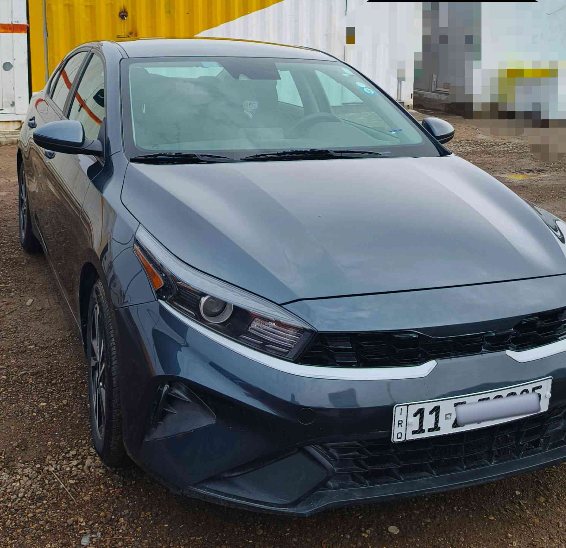 كيا فورتي  2023
 رقم بغداد بأسمي وارد امريكي 
ضررها خلفي بسيط بدون دواخل صبغ فقط قطعتين جاملغ خلفي ايسر ونص الباب الخلفي الايسر
بجم كبس شرط / بــدون ايربااك  
ماشيه ٤٥ ميل فقط 
مواصفاات السياره   
شاشه حجم كبير  + كامره دواره 
رادار امامي اوتو بريك 
نضام تحديد مسار للسياقه الالكترونيه شاشه ذكيه حساس خلفي 
تحكم استيرن كل الجهات    
مانع انزلاق + كروز سرعة 
محرك 2000 دووش مامفتوح كير حداديه تخم تاير كفاله ويل كب داخل مخمل أسود
دخول جديد للعراق ورقمتها اني 
السعر 153 $
مكان السياره بغداد الزعفرانيه
‏‪0774 029 6960‬‏
