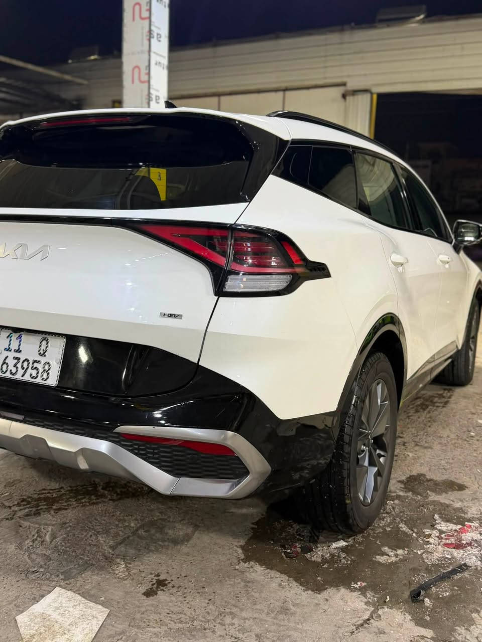 🚗 كيا سبورتج 2025 فئة EX (للبيع) 🚗
السلام عليكم أخوان.. للبيع فقط (ما أراوس)
السيارة كيا سبورتج موديل 2025، فئة EX [خليجي ضمان الدولية / أو وارد أمريكي]، بحالة الوكالة وجديدة بمعنى الكلمة.
📌 تفاصيل السيارة:
• الممشى: 17000 ألف كم فقط.
والسنوية جديدة وجاهزة للتحويل مباشرة.
🌟 أبرز المواصفات (فئة EX):
• شاشة رئيسية كبيرة قياس 12.3 بوصة تدعم Apple CarPlay و Android Auto.
• بصمة تشغيل وبصمة أبواب مع ميزة التشغيل عن بعد.
• سقف بانوراما بالكامل.
• مقعد السائق كهربائي مع دعم للظهر.
• حساسات أمامية وخلفية مع كاميرا دوارة عالية الدقة.
• شحن لاسلكي للهاتف + منافذ Type-C خلفية.
• أنظمة أمان متطورة: رادار جانبي، مانع انزلاق، ونظام تحديد المسار.
• تبريد قطعتين ثلاجة.
🛡️ حالة البدن والكفالة:
• السيارة جاهزة بالكامل من كافة النواحي، 
💰 السعر والاتصال:
• السعر المطلـوب:245 $ (وبيها مجال بسيط للشراي الطيب).
• مكان السيارة : بغداد
• للاستفسار والاتصال:***********
(الرجاء الشراي يتصل، والي يريد يكسر بالحلال لا يعلق. السيارة جديدة وتستاهل وبيها ضربه بل باب مال سايق موضحة عدكم بل صورة وترا السيارة اعلى فئة فئة ال EX وارد امريكي اليريد رقم شاصي يدزلي ويدلل ماعندي صور الحادث )
