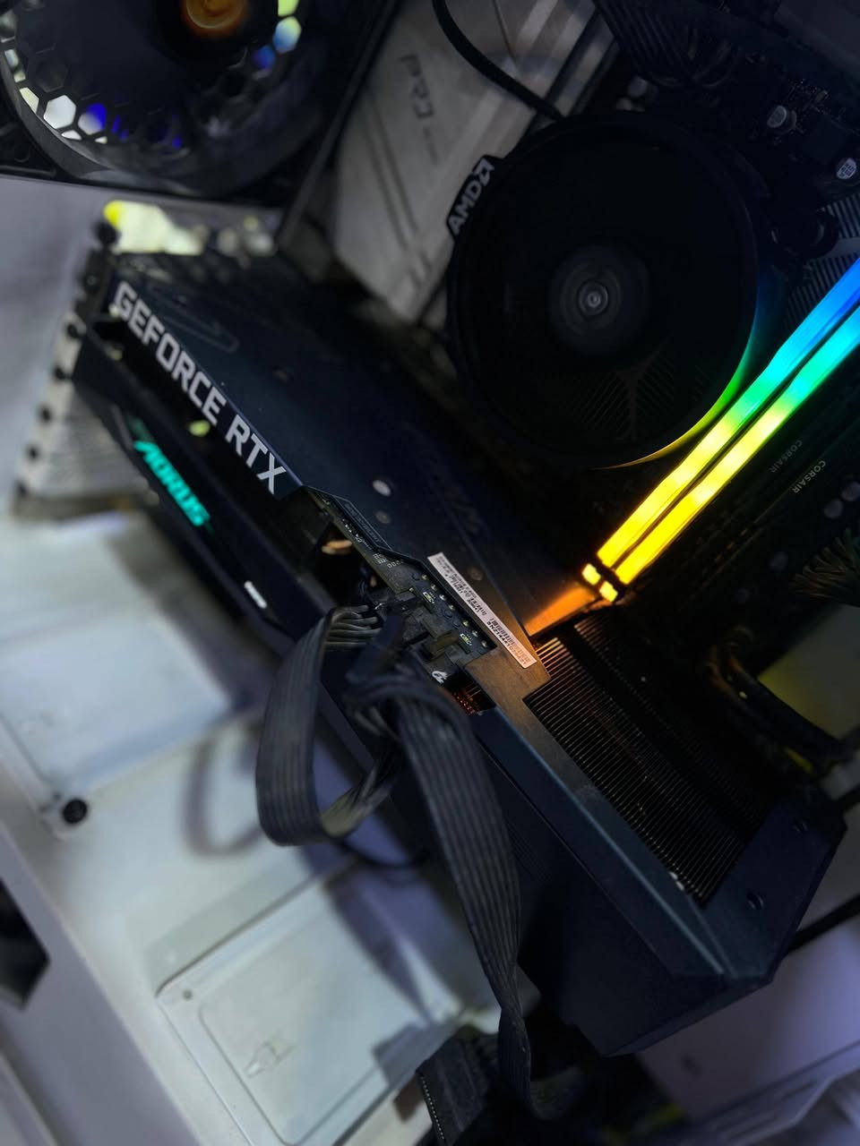 سلام عليكم

كارت     Aorus 3060ti 8gb

مذربورد Asrok b550 pro4

معالج     R5 5600x

رام        Corsair  DDR4 16gb  (8x2)

هارد      HDD 1TB + SSD 256

Power supply 650W

للبيع شكد تسوه مكاني كربلاء

***********
