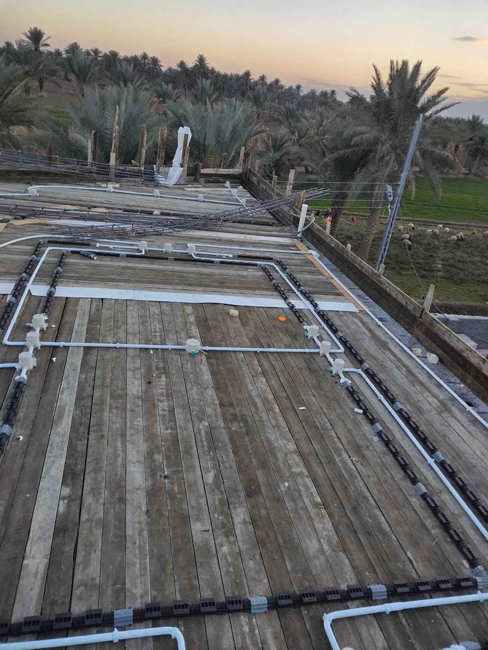 الحمد لله اليوم تم انجاز بيت احد الاخوه اناره بروفايل ونشر سقف
احمد العيساوي ***********
