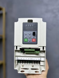 إنفرتر VFD • ٥.٥ كيلوواط • ٢٢٠ فولت ٣ فاز