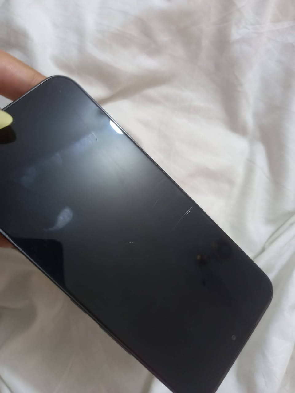 للبيع هاتف انفينكس (Infinix GT 30 Pro) غني عن التعريف بأدائه القوي جداً في الألعاب (يدعم فريمات عالية في ببجي).الذاكرة: 256 جيجابايت.العشوائية (الرام): 12 جيجابايت (أساسي) + 6 جيجابايت إضافي.المعالج: Dimensity 8300 Ultimate (سريع وجداً بارد بالألعاب).النظافة الداخلية: الجهاز طيارة، كفاءة البطارية ممتازة والأداء مثل الجديد تماماً ولم يفتح أو يصلح سابقاً.الملاحظات: الشاشة أصلية شد شركة، يوجد بها فطر بسيط جداً خارجي (شعر خفيف) غير مؤثر على اللمس أو الرؤية نهائياً وموضح بالصور. الشاحن الأصلي السريع والسماعات الأصلية.


**إذا كنت صاحب هذا الإعلان وتريد حذفه لأي سبب، رجاءا أرسل رسالة إلى الدعم الفني**