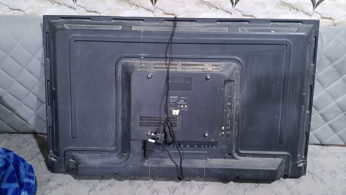 السلام عليكم شاشة شونك الاصلي للبيع قياس 42 بيها ستلايت داخلي السعر 150 وبيها مجال العنوان قرب مجسر الرازي ***********
