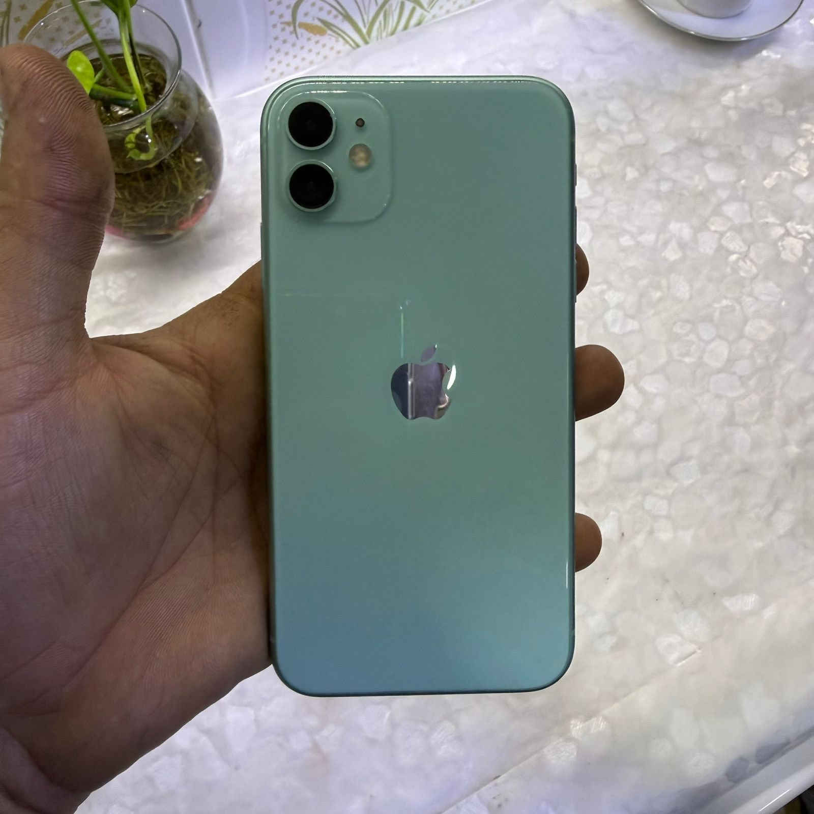 ايفون 11 عادي تليفون نضيف جدا ذاكره 128 بطاريه 77 فيس ايدي شغال تليفون كله شغال بلادي السعر 250  وبي مجال بسيط جدا. مكاني كركوك الموشراي لا يتعبني راجاءً ***********
