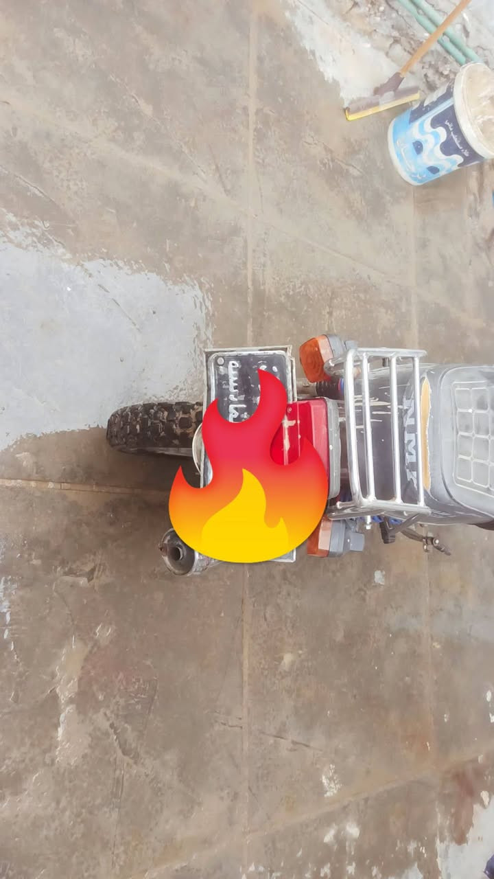 السلام عليكم
للبيع دراجة نامة موديل2023 رقم اسود الدراجة ما نقصها برغي السعر 650 بيع مستعجل لتواصل الفوري *********** ..
