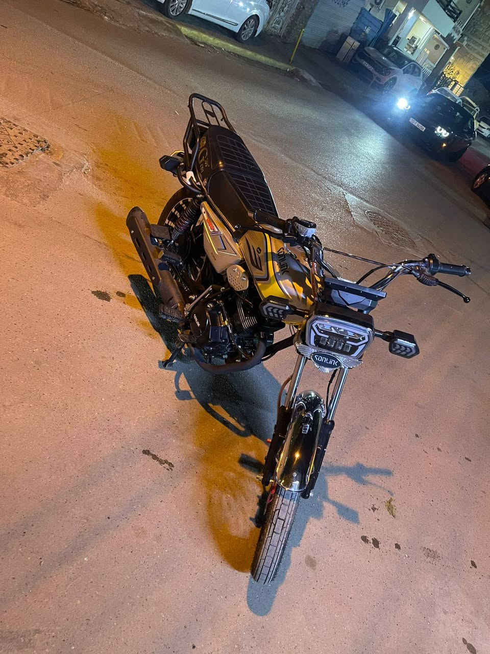 سلام عليكم إيراني سونك 2025  صاره شهر نازل من رمبه دراجه اخت جديده اي نقص مابيه بيه بصمتين دراجه كهرباءيات كله شغاله بس بيه هاي ضربه صغيره بل تانكي ومصوره فديو سعره 850 مكاني الاعضميه رقم***********
