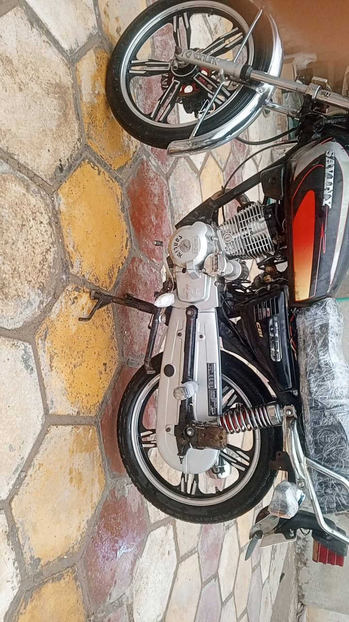 السلام عليكم امروتك اقراء قبل لا تخابرني?
دراجه سيفان اصلي موديل 23 لبيع بدون اوراق ضايعه بس شرط اتكفلها الك سرقه وعشاير وحتئ اذا تريد مستمسكاتي انطيهن لك وتاخذها من باب بيتي دراجه جاهزه ومابيها نقص برغي خلاص مكينه كير كفاله كهربائيات كلها شغاله دراجه مال جناي حلوه ونضيفه الله شاهد
متوازي علئ بيعتها حيل سعرها 350 الف وبيها مجال بسيط مكاني بابل الشراي يتصل وعيوني له ///
///***********///
