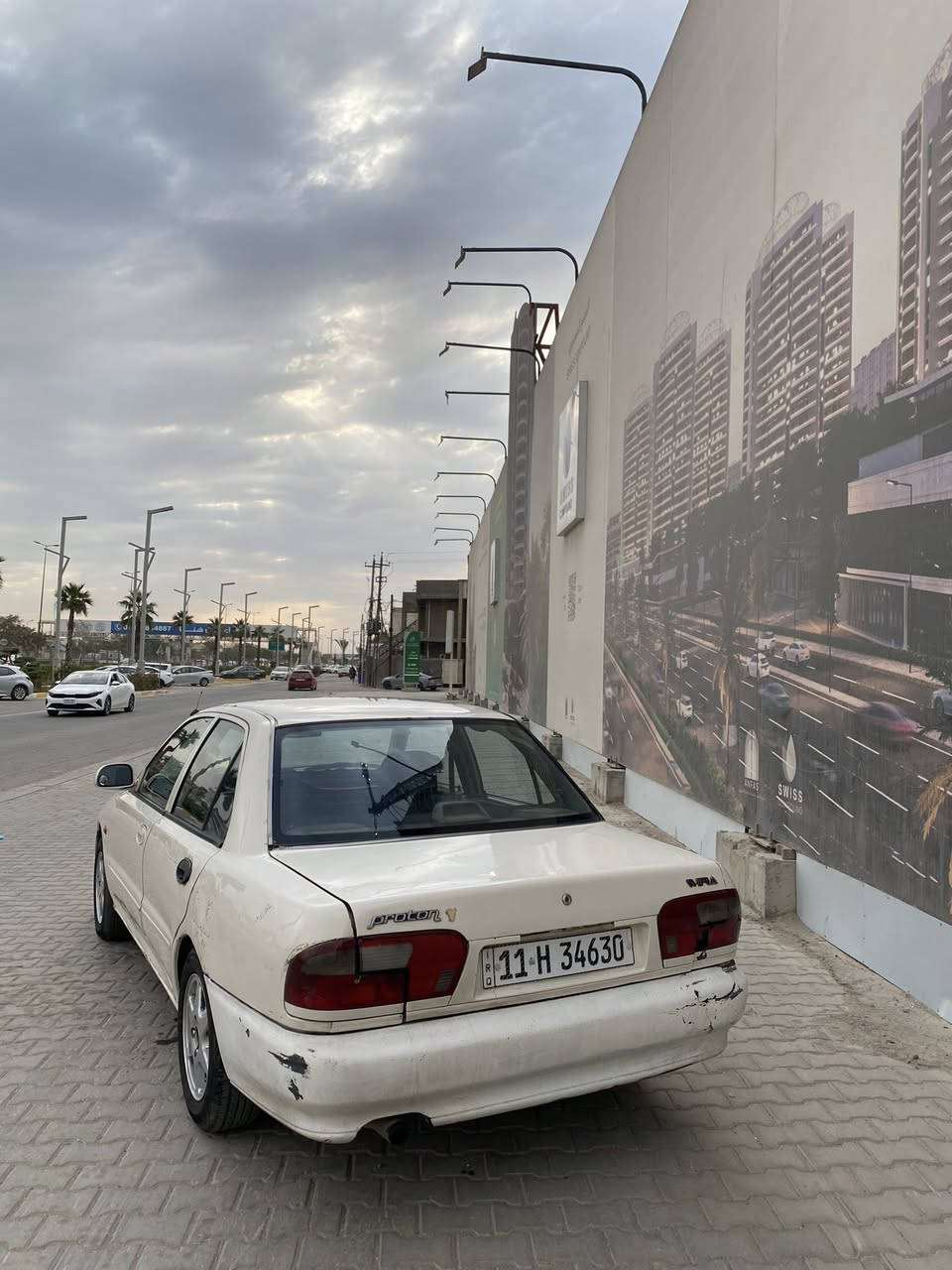 السلام عليكم 
بروتون 2005 بغداد خصوصي رقم انكليزي بـ اسمي ثاني يوم احولك شهر الثاني يوم 21 بدلت مكينه وكير جدد مال حاويه مصار كم يوم والوصل موجود 
تخم تاير كامل جديد تجي وتشوف 

التبريد ثلاجه وهم تجي وتشوف بعينك ما ناقصه اي شي مجرد شغلات بسيطه كرزازه مال لايت ويده مال ماسحات 
السعر : 38 وبيها مجال قليل قليل كلش حك الجيه معجبك السعر اكو  ڪَلشي بل سوك 
مكاني الغزاليه 
*********** 
***********
