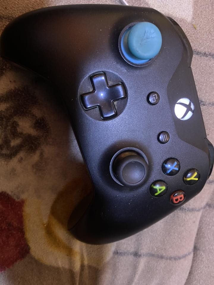 Xbox One  fat
اكس بوكس ون فات 

✨ملحقات كامله 

يده اصليه وياه
كيبل hdmi
محولة الاصلية مالت الجهاز 

وياه شاشة 22 مثل الي بالشاشه 
وياه اشتراك كيم باس شهرين 🔥✨

بي لعبة 
Gta 5
وطوبه بيس
وبتل فيلد ون 

كل هذا ب 170 الف  وبي مجال🔥
توصيل ما عندي 
مكاني بغداد الدوره


**إذا كنت صاحب هذا الإعلان وتريد حذفه لأي سبب، رجاءا أرسل رسالة إلى الدعم الفني**