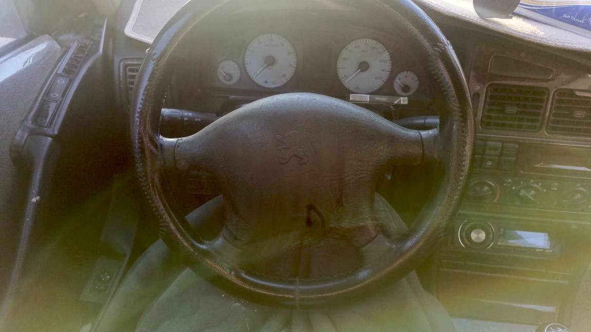 بيجو بارص 2016 
باسمي مداور ثاني يوم 
مكفولة من العيب الشرعي والاصوليات 
رقم انكليزي 
ماعوزها شي كلشي شغال بيها .. 
مكينة كير تخم تاير كهربائيات 
شغل واطلع گبل 
*********** ناصرية, ذي قار
