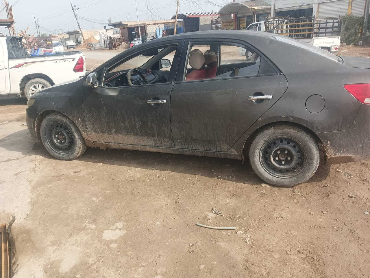 كيا سيراتو موديل 2012 بيه صبغ جاملغات الامامي و شويه من البنيد
السياره جاهز مكينه و كير كفاله 
حداديه نضيفه تبريد شغال 
الصبغ جارد 
رقم مثنى مداور ثاني يوم 
السعر 80 وبيه مجال 
العنوان الديوانية قضاء المهناويه 
الرقم ***********
