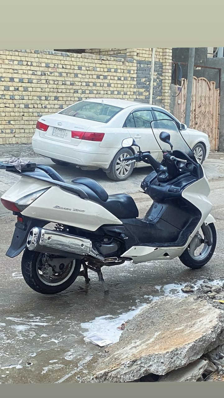 سلفر ونج400 دراجة جاهزة من كلشي مغلفة ابيض للجمالية بيهة ملاحضات بل كفر مي اخضر حماوتهة تخبل شغل مابيهة نقص سعرهة12$ وبيهة مجال بسيط مكاني بغداد العبيدي ***********
