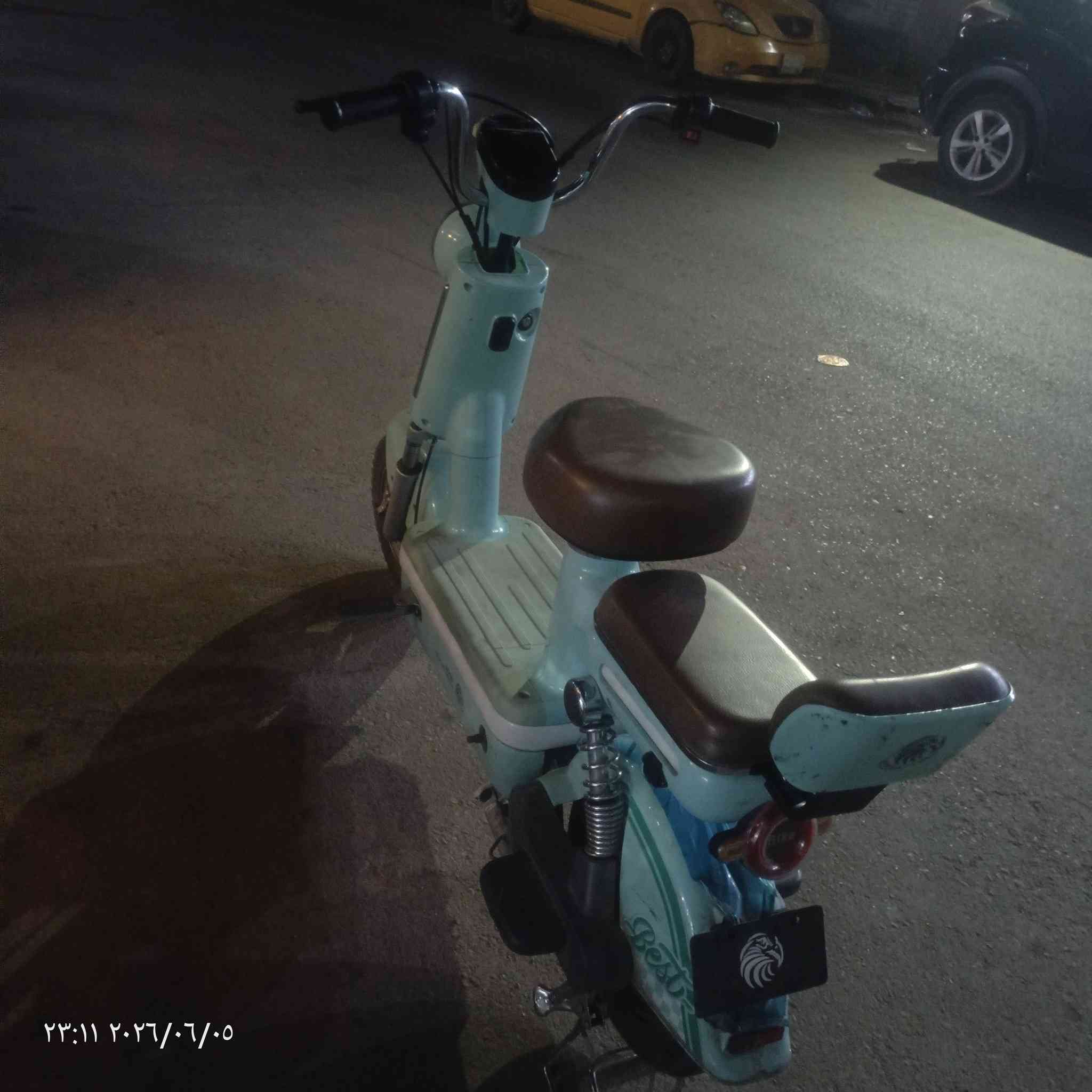 دراجه شحن شكل  كلاسك حجم 14 دراجة نضيفة مكان بغداد حي القاهرة سعر الدراجة 350 وبيهة مجال التصال على هاذة الرقم ***********
