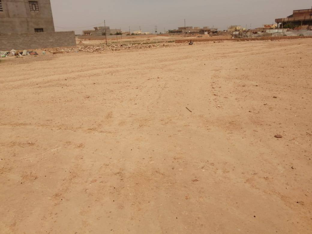 قطعة ارض للبيع في حي الامين 400 متر ركن بالقرب من جامع الحواري وديوان  القطعه واصلهه مي وكهرباء وداير مدايره سكن بيوت والقطعه عدله وحلوه جاهزه للبناء للاستفسار الاتصال بالرقم*********** او علخاص
