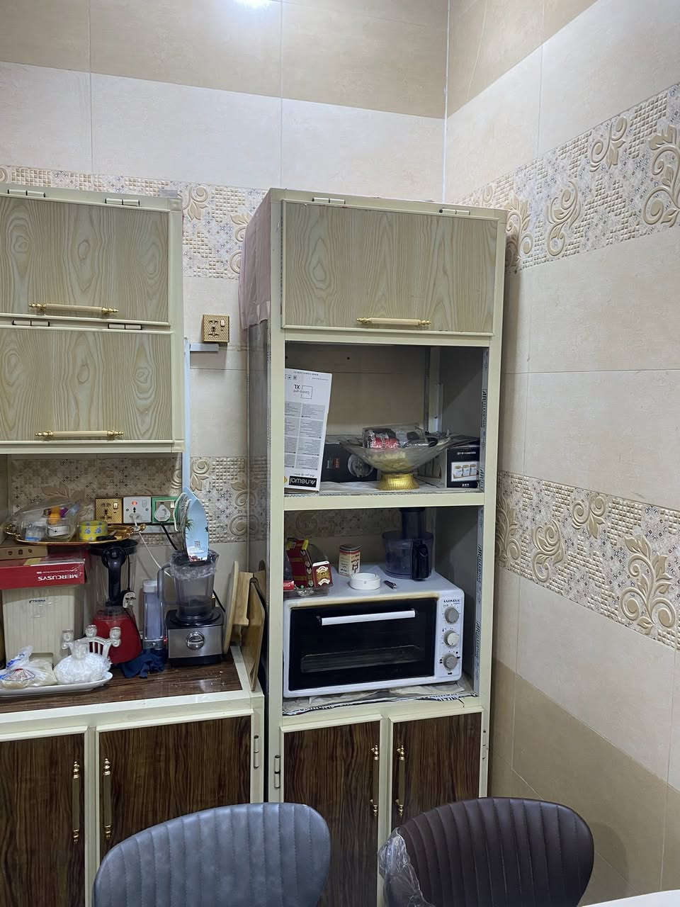 سلام عليكم كاونتر 5 قطع سنك مرمر جديد نضيف + ميز طعام مرمر 5 كراسي نضيف للتواصل واتساب ***********
