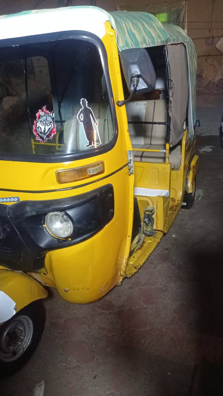 تكتك موديل 20للبيع رقم وسنويه بصره السعر 4/000/000وبيها مجال للشراي بس لازم يحول بسمه التواصل رقم***********
