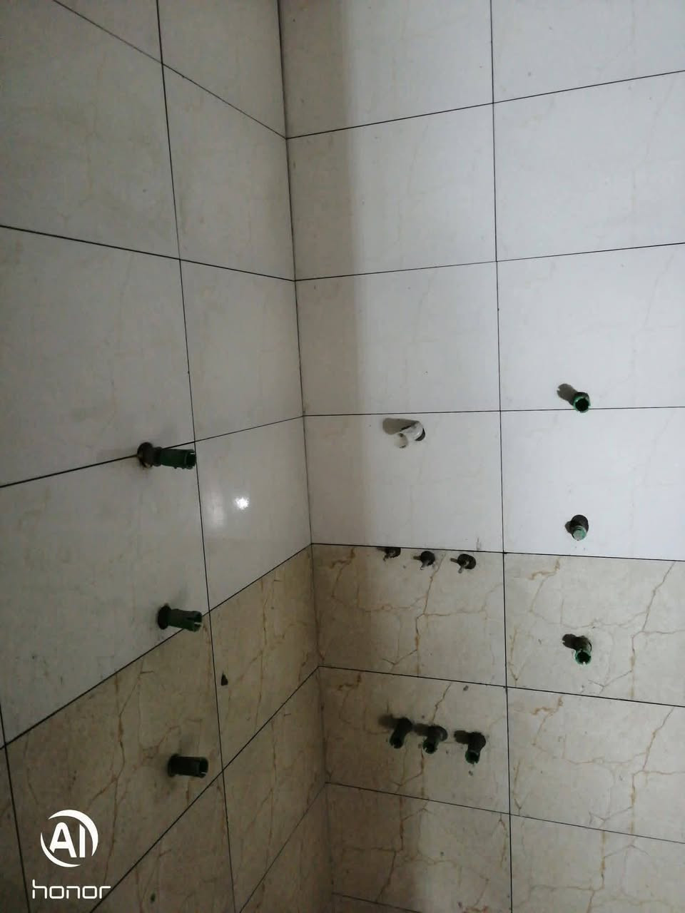 عملنا الحمد لله العمل درجة اولى ضمان.
كافة انواع السيراميك والبورسلين والمرمر الارضي والجداري 
للاستفسار الاتصال 
*********** واتساب
