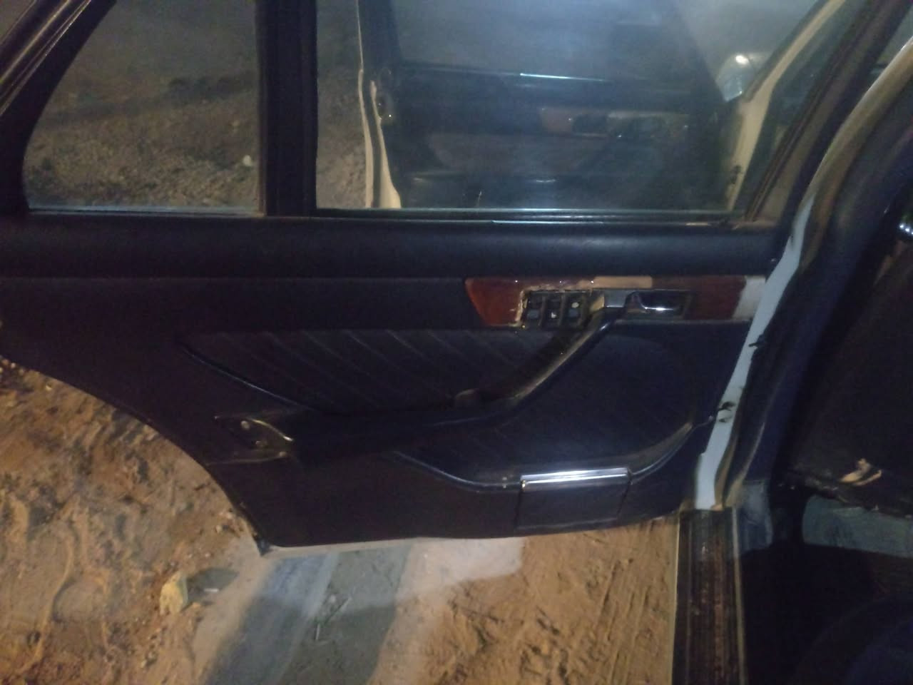 سلام عليكم مارسدس موديل 85للبيع سيارة حلوة وخير من الله 
مراوس او بيع 
سعر 50
الرقم ***********
