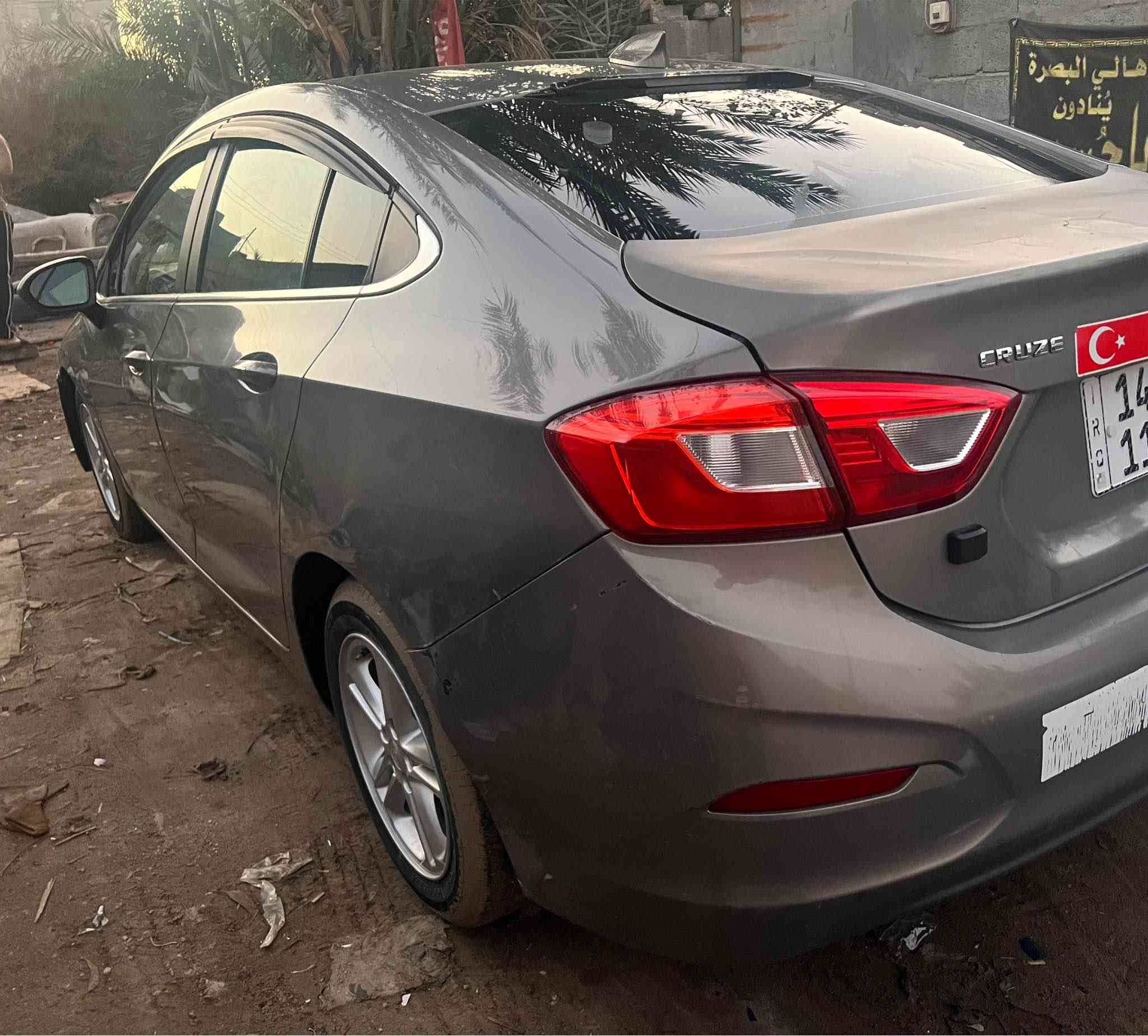 شفر كروز 2018  السياره بيها شخوط بالبيبان بنيدها جارد الدبه مال الراديتر مزروفه
توى شادلها حداديه ما صار فتره من بدلتها بس بقة عندي قاعدة الدبل بيها طكطكه من بدلو الحداديه اشتغل عندي ضوه مانع انزلاغ وال جي بي اس طخم بلكات هسه بدلتهن تايرات خلفيه جدد السياره تدفئه تبريد شغال تدفىة كشنات مكينه وكير بلاد وجدد باتري جديد السياره يحتاجلها ترتيبات لان مهموله سعرها 90$ السياره بصمه صور حادثه قبل لا توصل للعراق مرفقات بالمنشور سنويته توني مسويها بشهر الواحد باسمي السياره

للاستفسار
*********** البصرة, العراق
