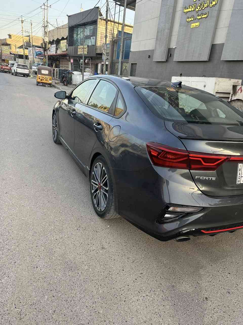 السلام عليكم كيا فورتي 2020 جي تي فول موصفات 1/1 حادثه بنيد مبدل فقط والبجم محدث 2024 بيه خسفات بلا جتف اثر مشاجره أبيع علئ وضعه مكان السياره بغداد زعفرانيه رقم تلفون ***********
