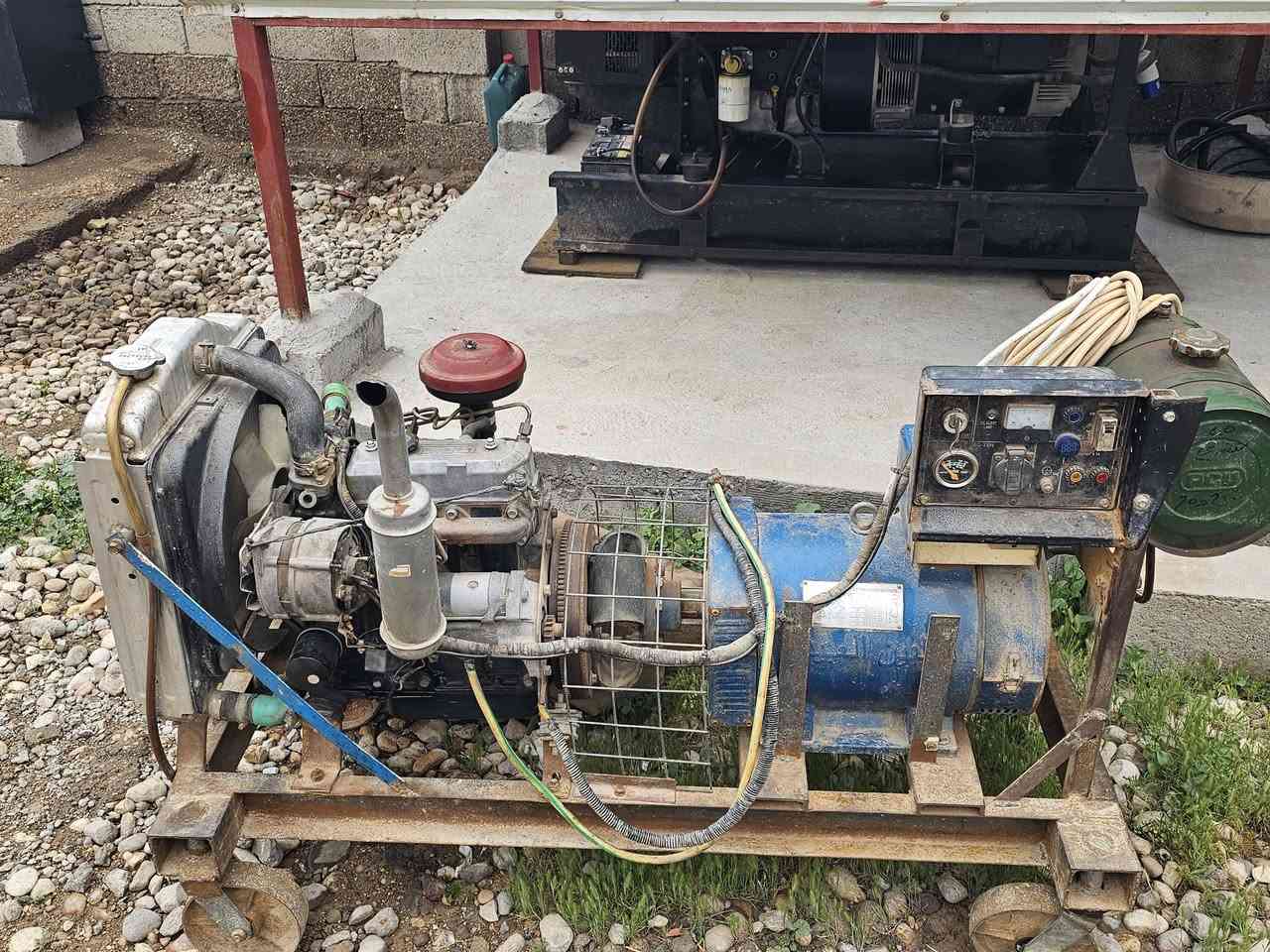 مولد للبيع 7.5k المكان واسط العزيزية للاتصال على الرقم التالي ***********
