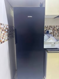 مجمدة عمودية مستعمل نظيفة  تفحص وثلاجة نوع الريان مستعمل 07827881651