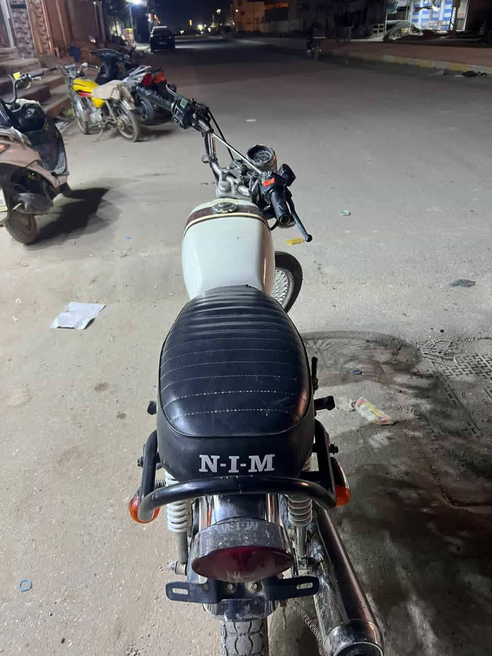 دراجه نامه أم زت MZ
موديل 23 اوراق أصولي 
دراجه جديده شلعه فول
نقص بس جاملغ واشاره 
دسگ أمامي اربع دبلات
مال جناي 
مكأن شطره خاص موجود 
***********
